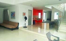Villa Kaca